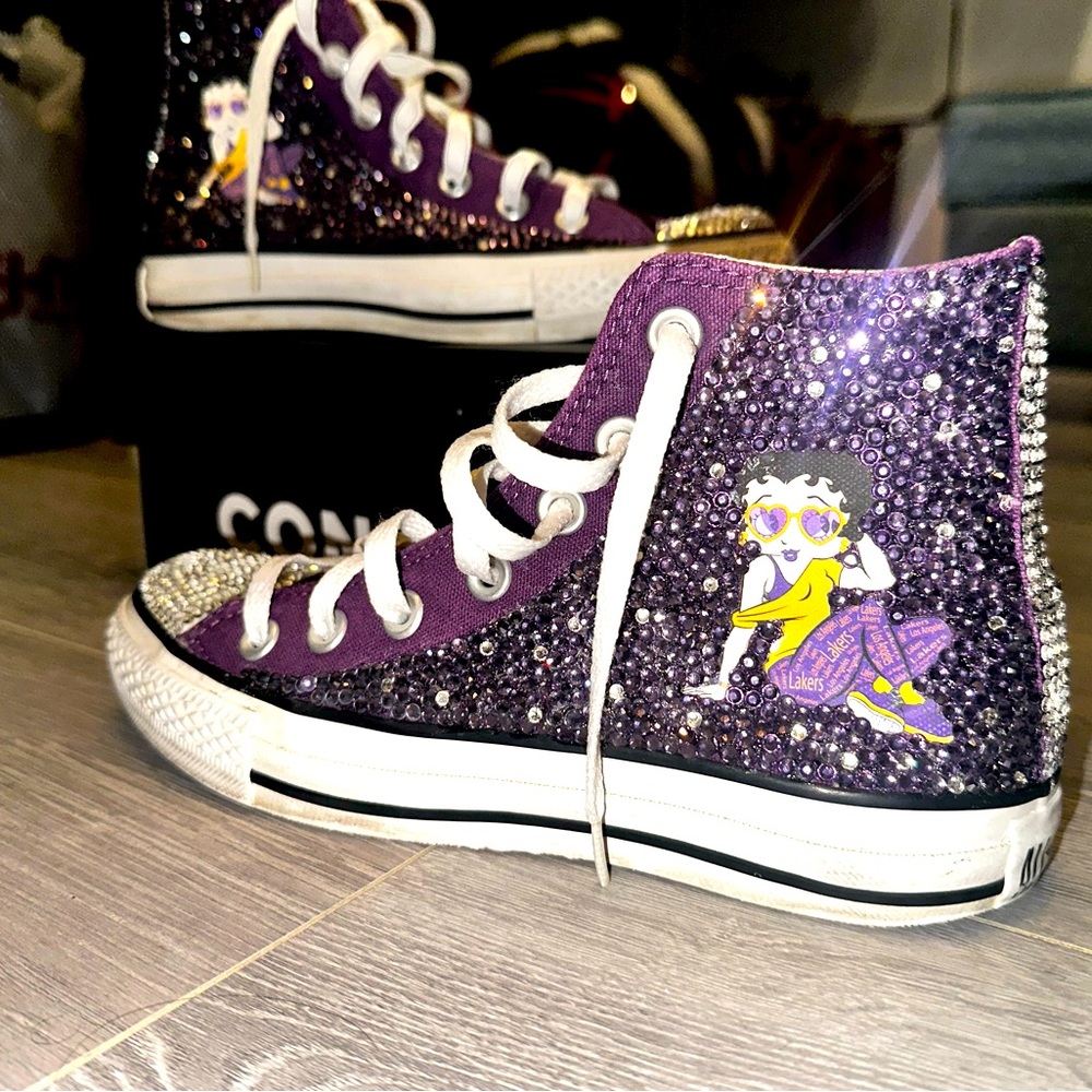 Bedazzled Converse size 6 women’s
